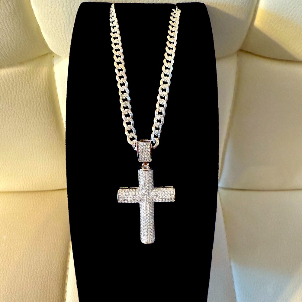 925 sterling silver necklace with pendant